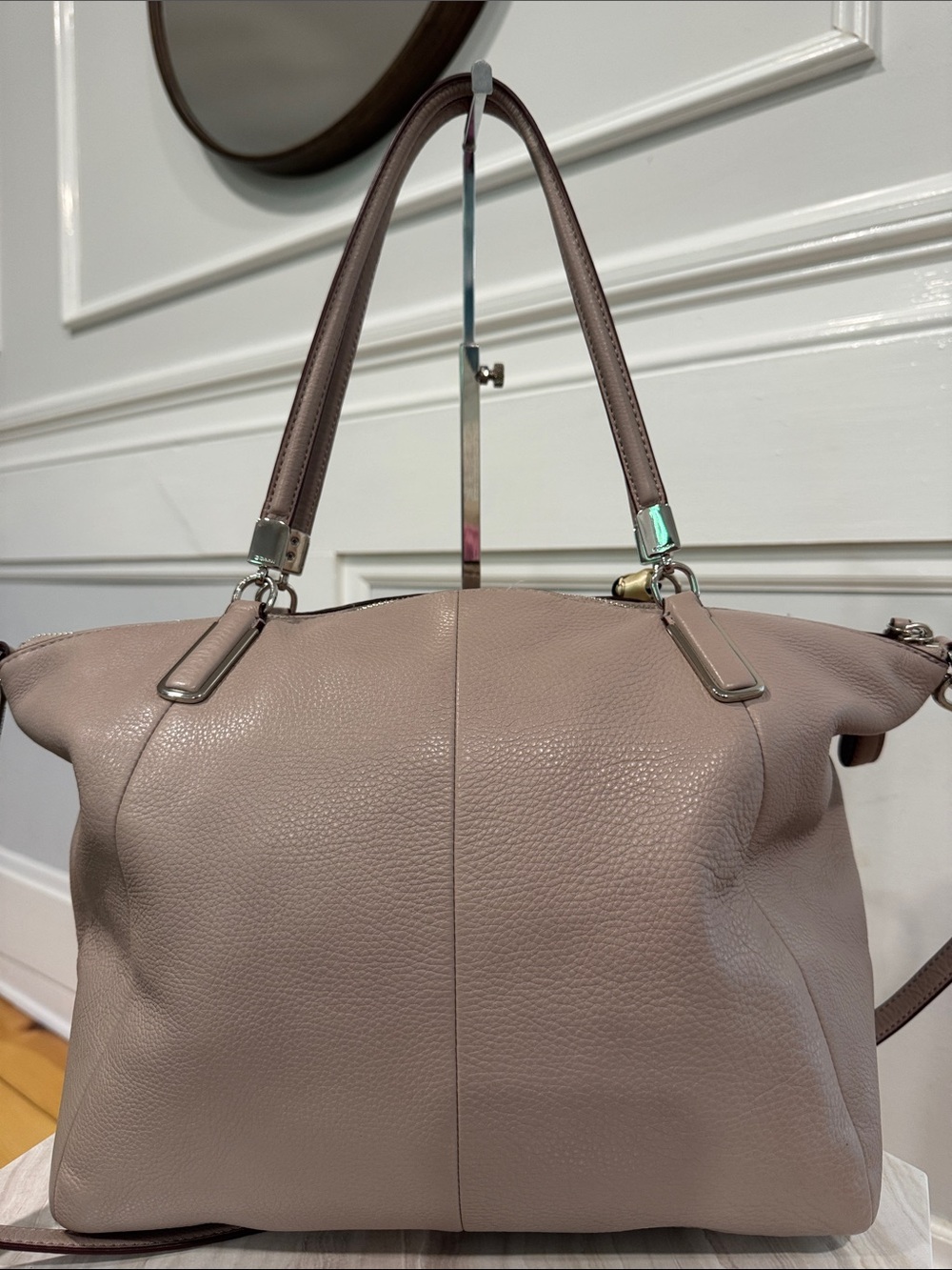 COACH Bag Kelsey Large Taupe Pebbled Leather Satchel Crossbody EUC - Picture 8 of 17